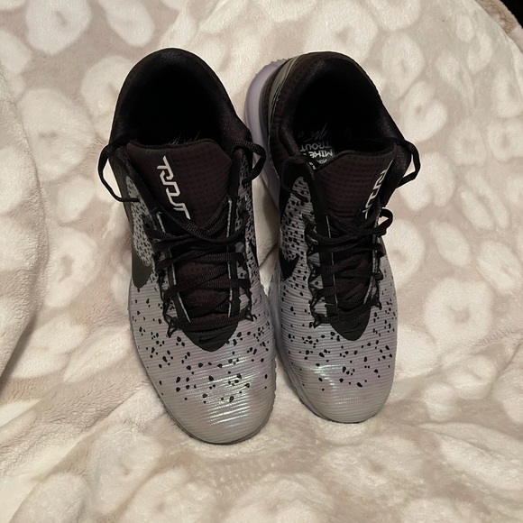 Mike Trout Nike turf shoes - Picture 2 of 4